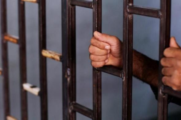 السجن المشدد 10 سنوات لعاطل شرع فى قتل شخص بالإسكندريةاليوم الإثنين، 1 يوليو 2024 12:08 مـ   منذ 15 دقيقة