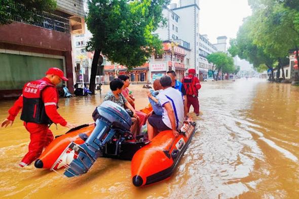 إجلاء 195 ألف شخص بسبب العواصف المطيرة شرقي الصين