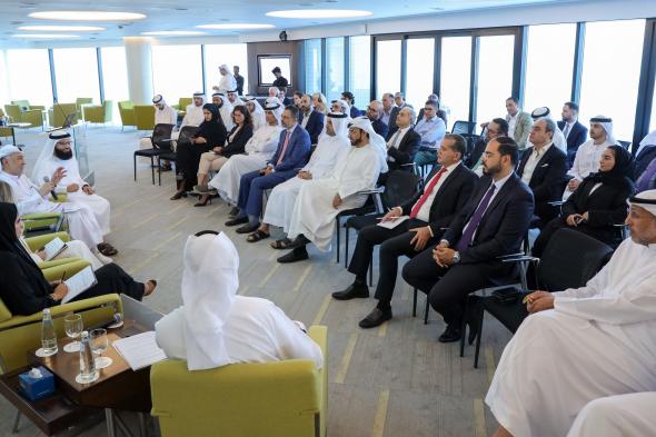 "دبي للشركات العائلية" يبحث استخدامات الوقف وصناديق العُهد