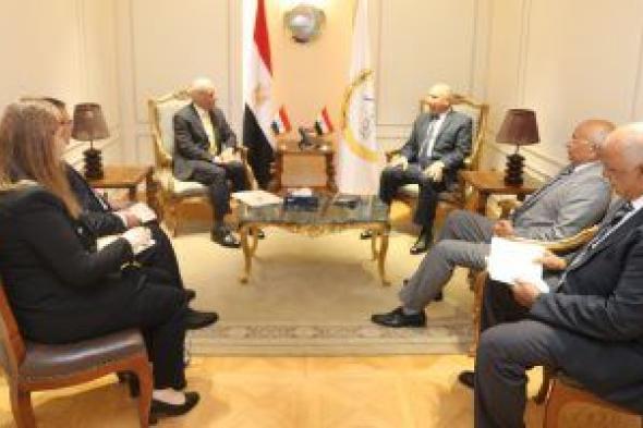 وزير النقل يبحث تنفيذ شركات مصرية مشروعات البنية التحتية بالعراق