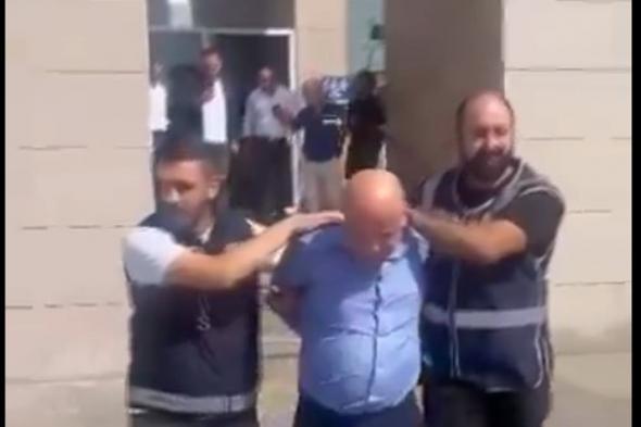 السلطات التركية تعلن القبض على شخص ظهر بمقطع فيديو يهدد سياحًا بـ "سكين"