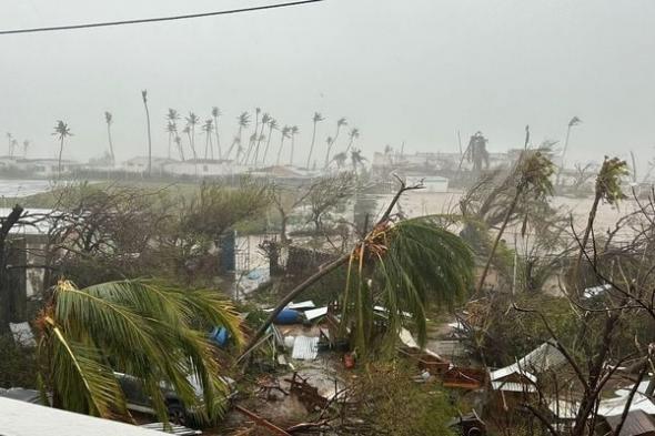أودى بحياة 7 أشخاص.. إعصار بيريل يتجه نحو جامايكا