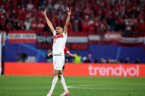 مدافع الاهلي السعودي مهدد بالإيقاف في كأس أمم أوروبا