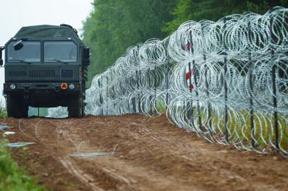أوروبا تبني خطاً دفاعياً لحماية بولندا ودول البلطيق