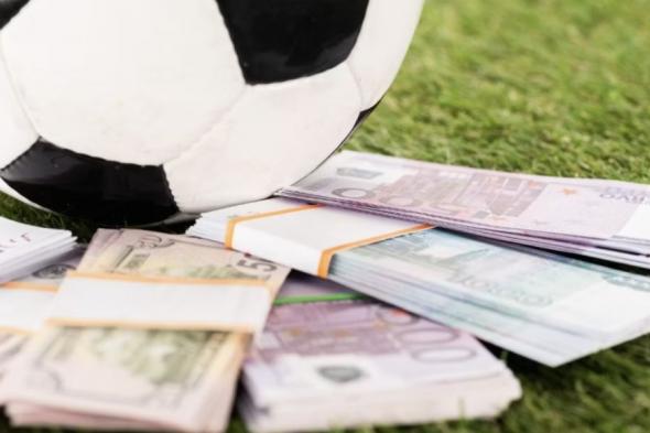 اقتصاد كرة القدم.. كيف تجني الأندية الأموال؟ وما الذي يجعلها نشاطًا مربحًا؟