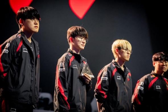 فريق T1 الكوري يحجز مقعده في نصف نهائي بطولة League of Legends