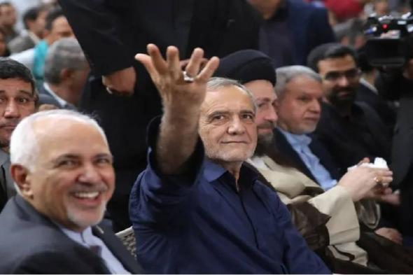 الرئيس الإيراني يؤدي اليمين أمام مجلس الشورى مطلع أغسطس