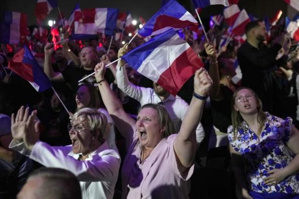 بعد انقشاع غيوم الانتخابات.. فرنسا تواجه برلماناً معلقًا ومفاوضات صعبة لتشكيل الحكومة