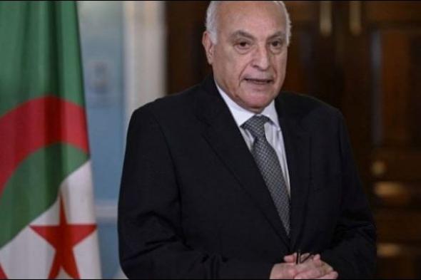 عطاف يوقّع على سجل التعازي إثر وفاة سفير روسيا لدى الجزائر