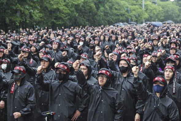 عمال "سامسونج" كوريا الجنوبية يعلنون "إضرابًا مفتوحًا"
