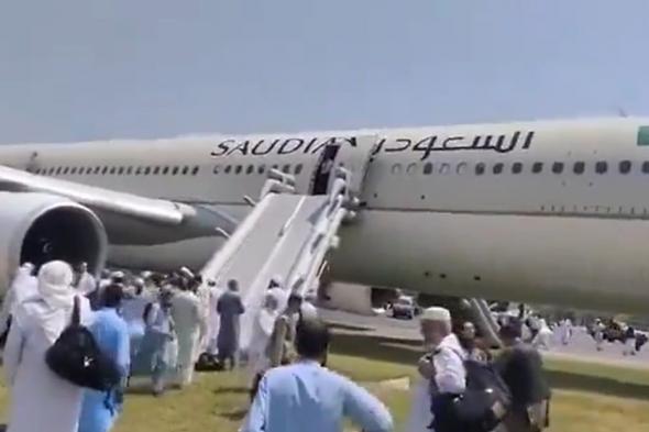 طائرةٌ تابعة للخطوط السعودية تتعرض لحادث أثناء هبوطها في باكستان