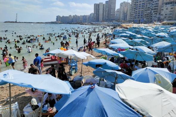شواطئ الإسكندرية ترفع الراية الخضراء : إنزل بلبط واستمتع بالبحر