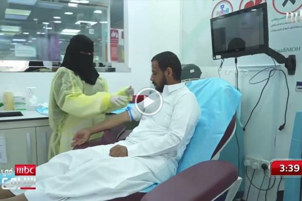 بالفيديو "بشرى الحازمي".. رائدة التمريض في عرعر تحكي قصة 30 عامًا من التحدي والإلهام
