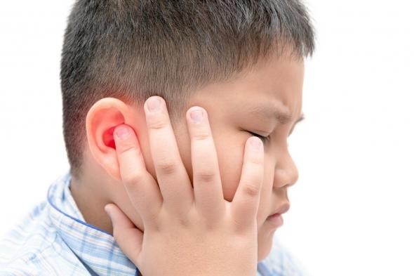 طرق لحماية الطفل من التهاب الأذن الحاد.. وأفضل الممارسات للتعامل معه
