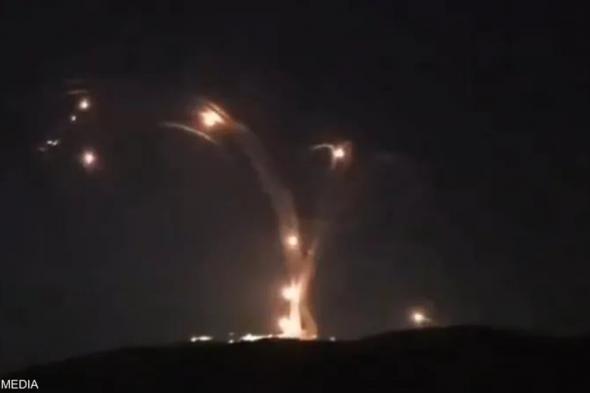 التوتر الحدودي يتصاعد.. حزب الله يقصف شمالي إسرائيل بعشرات الصواريخ "فيديو"