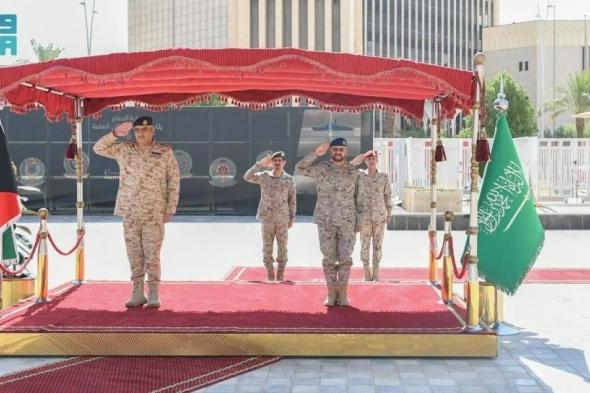 «الرويلي» يستقبل رئيس الأركان العامة للجيش الكويتي