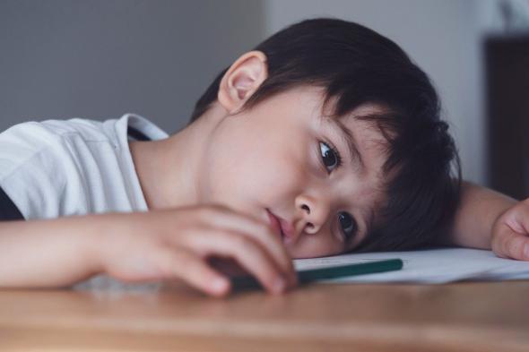 اضطراب أم مرض: ما هو الصمت الانتقائي وأسبابه عند الأطفال؟