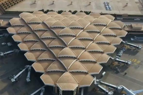 عاجل مطار الملك خالد يعلن عودة العمليات التشغيلية بعد العطل التقني العالمي