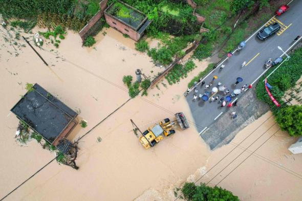 بسبب هطول أمطار غزيرة.. 11 قتيلا في الصين جراء انهيار جسر