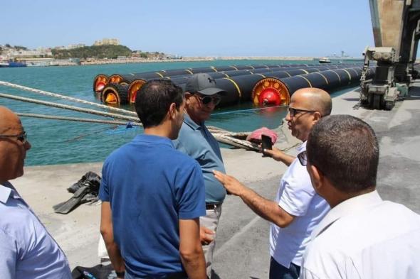 بالصور: وصول شحنة قنوات جرّ المخصصة لمشروع محطة تحلية مياه البحر بكدية الدراوش 