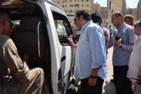 نائب محافظ بنى سويف يتفقد المواقف ومحطات الوقود.. فيديو وصور