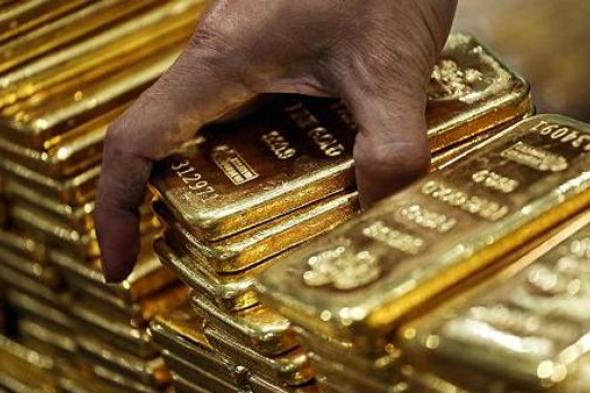 الذهب يفقد بريقه…تراجع كبير في سعر الأونصة عالميًا بتعاملات اليوم