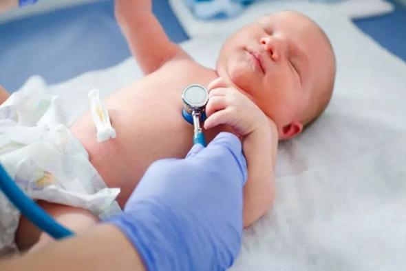 إطلاق الدليل الإرشادي لـ «الفحص المبكر» لحديثي الولادة