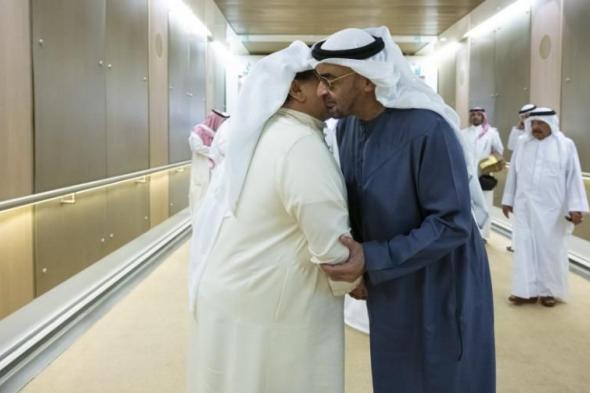 فيديو | محمد بن زايد يودّع ملك البحرين لدى مغادرته البلاد