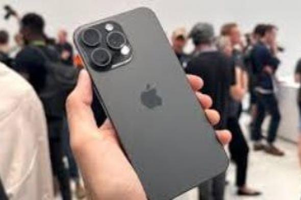 إيه الفرق؟.. تعرف على أبرز الاختلافات بين هاتف iPhone 15 Pro وGoogle Pixel 9