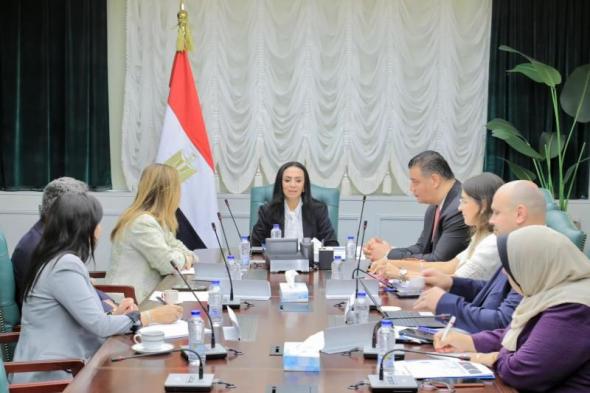 وزيرة التضامن تستقبل ممثلة المفوضية السامية لشئون اللاجئين لدى مصر وجامعة الدول...اليوم الأحد، 8 سبتمبر 2024 03:50 مـ   منذ 40 دقيقة