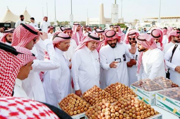 وزير التجارة: فخور بشباب وشابات القصيم.. «يعملون بجدية»  ويحملون "جينات" رجال الأعمال