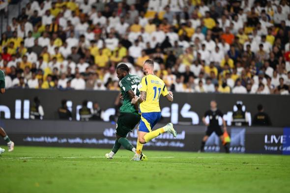 النصر يخطف تعادلاً قاتلاً من الأهلي في دوري روشن