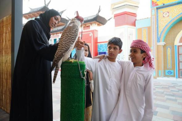 «صقّاري الإمارات» يستقطب زوار مهرجان الشيخ زايد