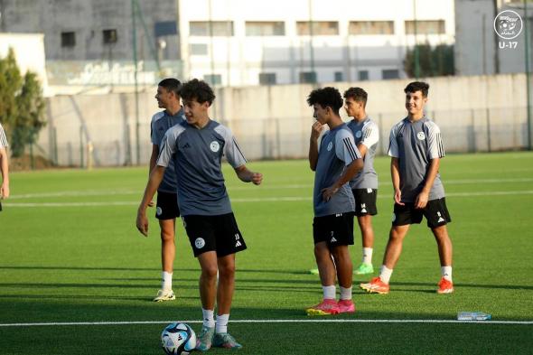 بالصور.. المنتخب الوطني لأقل من 17 سنة يخوض آخر حصة تدريبية تحضيراً لدورة "لوناف"