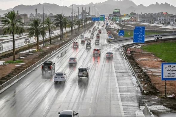 أمطار متوسطة على مدينة الباحة وضواحيها 