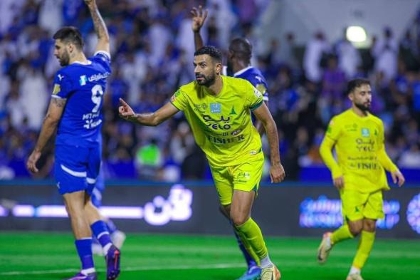 الخليج يكسر انتصارات الهلال ويعوض جماهير اليد