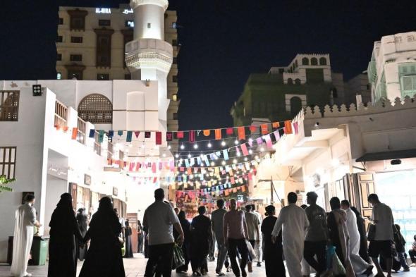 صور| الفوانيس تُزيّن ميادين وشوارع جدة بمناسبة رمضان