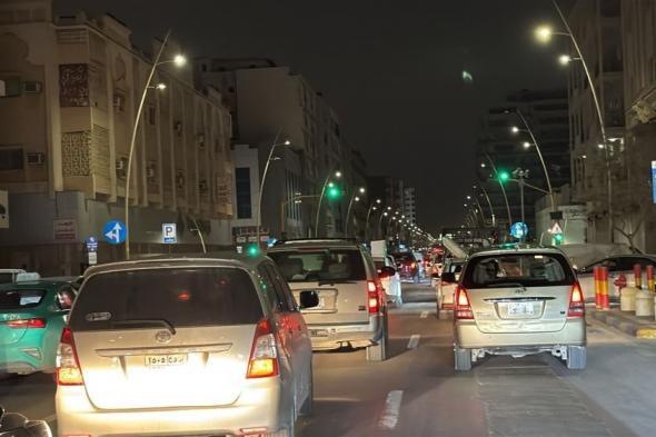 أولى ليالي رمضان.. ازدحام في أسواق الدمام بسبب إغلاق طرق والتحويلات