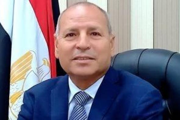 محافظة القاهرة تنظم معرضا للملابس والسلع الغذائية بسوق الحى العاشر بمدينة نصر