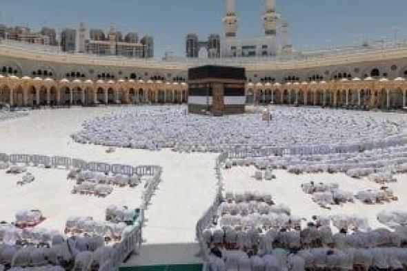 قصة صورة من الحرم.. بياض يُبهج وبكاء يُطمئن