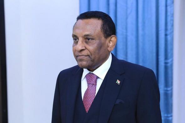 رئيس وزراء السودان الجديد يؤدي اليمين الدستورية