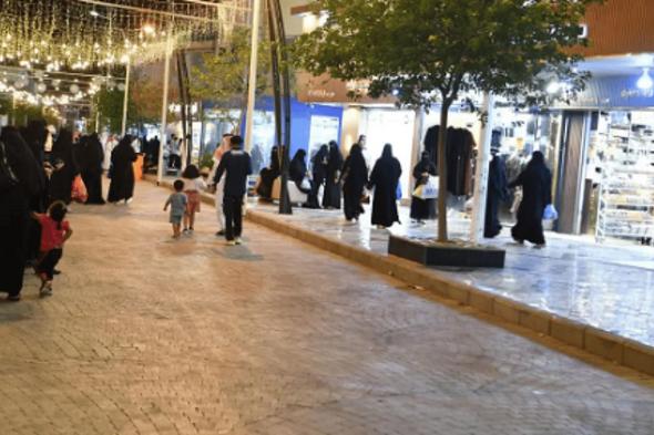 الأسواق التجارية بحائل تشهد إقبال المتسوقين لشراء احتياجات عيد الأضحى