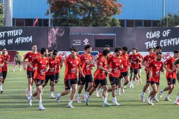 الطائرة «ترانزيت» في دبي.. 25 لاعباً في رحلة الأهلي المصري لأمريكا