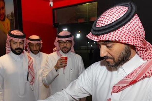 وزير الرياضة يزور مرافق نادي القادسية وملاعب السيدات.. ويطّلع على تطورات البنية الرياضية