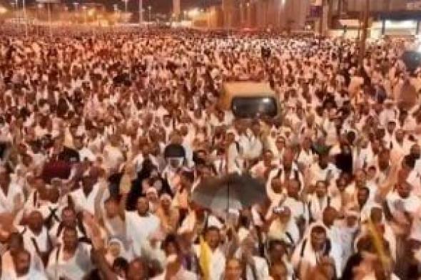 حجاج بيت الله الحرام ينفرون من عرفات إلى مشعر مزدلفة