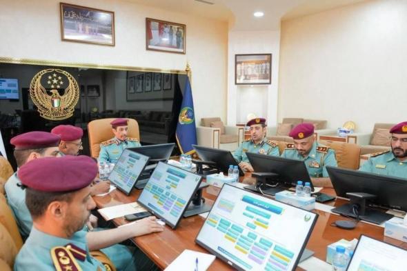 قائد عام شرطة عجمان يشيد بإنجازات إدارة التحريات
