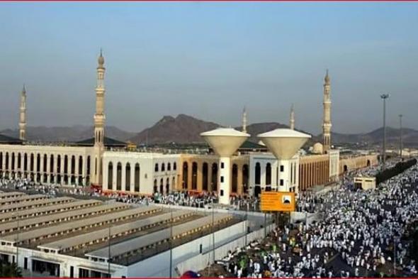 تدعيم مسجد نمرة بـ 19 مظلة و117 مروحة رذاذ تخفض من درجات الحرارة