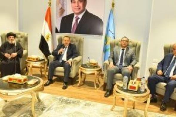 محافظ أسيوط يستقبل المهنئين بعيد الأضحى المبارك