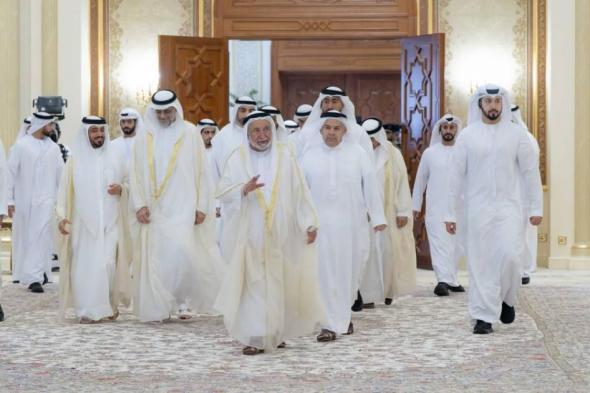 حاكم الشارقة يستقبل المهنئين بعيد الأضحى في قصر البديع