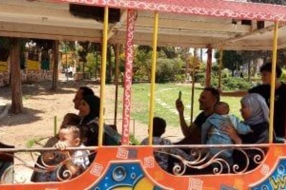 "الطفطف" ينشر البهجة بين زوار الحديقة الدولية فى أول أيام العيد